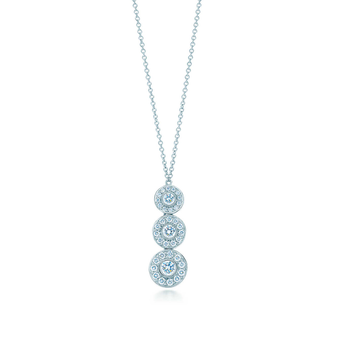 wedding accessories: pendant necklace